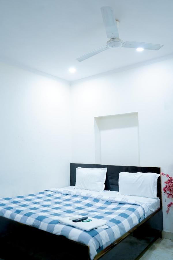 ניו דלהי Hotel Tom - Jungpura Chruch Road מראה חיצוני תמונה